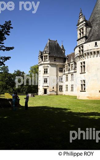 CHATEAU DE PUYGUILHEM,  VILLARS, PERIGORD VERT, DORDOGNE, FRANCE. (24F01935.jpg)