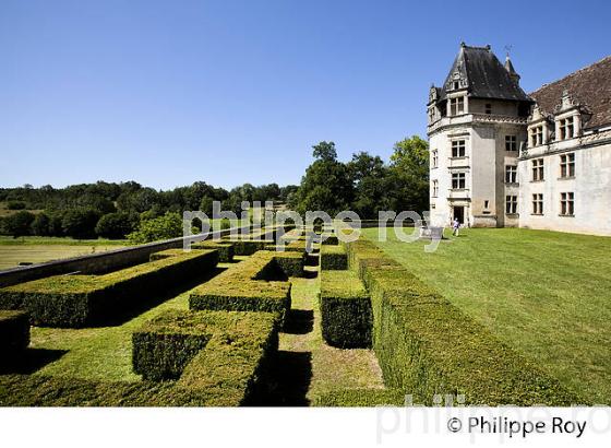 CHATEAU DE PUYGUILHEM,  VILLARS, PERIGORD VERT, DORDOGNE, FRANCE. (24F02003.jpg)