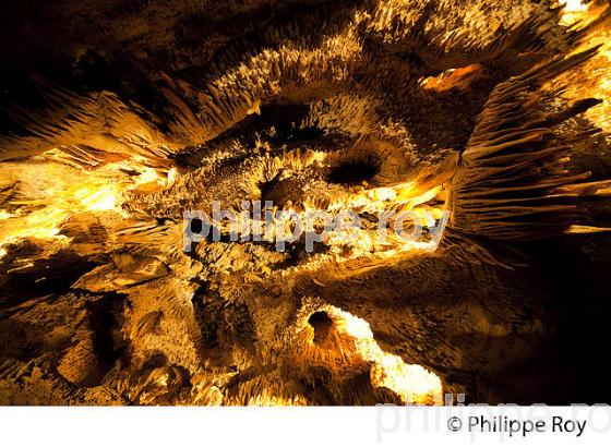 GROTTE DE VILLARS,  PERIGORD VERT, DORDOGNE, FRANCE (24F02126.jpg)