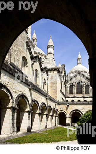 CATHEDRALE SAINT FRONT , PERIGUEUX , PERIGORD BLANC, DORDOGNE, FRANCE (24F02304.jpg)