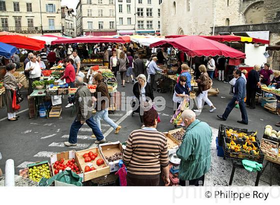 LE MARCHE DE PERIGUEUX , PERIGORD BLANC, DORDOGNE, FRANCE (24F02618.jpg)