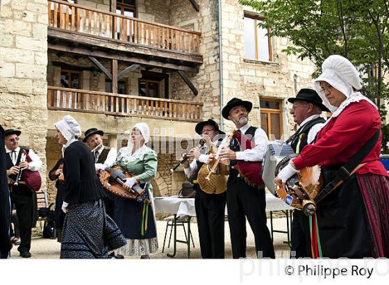 FOLKLORE PERIGOURDIN, PERIGUEUX , PERIGORD BLANC, DORDOGNE, FRANCE (24F02629.jpg)