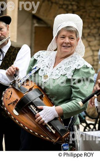 FOLKLORE PERIGOURDIN, PERIGUEUX , PERIGORD BLANC, DORDOGNE, FRANCE (24F02639.jpg)