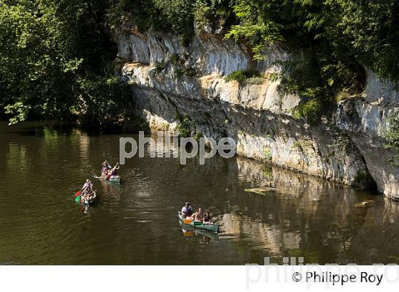 BALADE EN CANOE, VALLEE DE LA VEZERE, PERIGORD NOIR, DORDOGNE, FRANCE (24F03127.jpg)