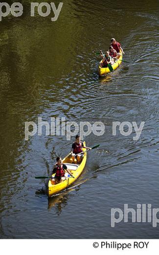 BALADE EN CANOE, VALLEE DE LA VEZERE, PERIGORD NOIR, DORDOGNE, FRANCE (24F03134.jpg)