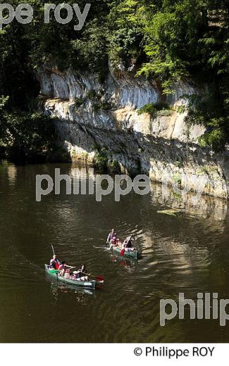 BALADE EN CANOE, VALLEE DE LA VEZERE, PERIGORD NOIR, DORDOGNE, FRANCE (24F03135.jpg)