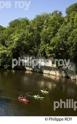 BALADE EN CANOE, VALLEE DE LA VEZERE, PERIGORD NOIR, DORDOGNE, FRANCE (24F03137.jpg)
