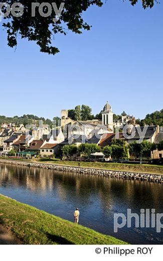 MONTIGNAC SUR VEZERE, VALLEE DE LA VEZERE, PERIGORD NOIR, DORDOGNE, FRANCE (24F03333.jpg)