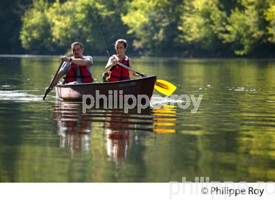 DESCENTE DE LA DORDOGNE EN CANOE, PERIGORD NOIR. (24F03815.jpg)