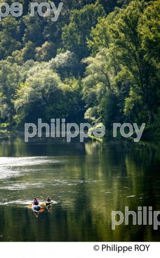 DESCENTE DE LA DORDOGNE EN CANOE, PERIGORD NOIR. (24F04005.jpg)