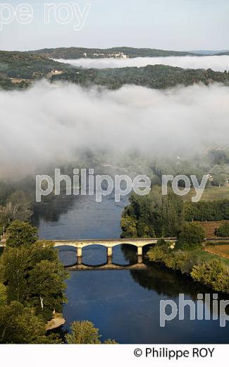 VALLEE DE LA DORDOGNE, PERIGORD NOIR, FRANCE (24F04023.jpg)