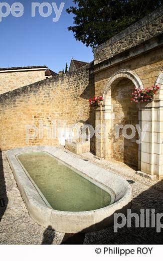 LAVOIR DE LA BASTIDE DE DOMME, PERIGORD NOIR, DORDOGNE, FRANCE (24F04111.jpg)