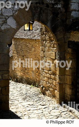 PORTE VEUVA, VILLAGE MEDIEVAL DE BEYNAC, PERIGORD NOIR, DORDOGNE, FRANCE (24F04436.jpg)