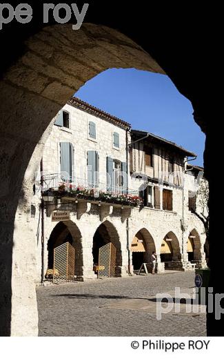 BASTIDE DE EYMET, PERIGORD POURPRE, DORDOGNE, FRANCE (24F05720.jpg)