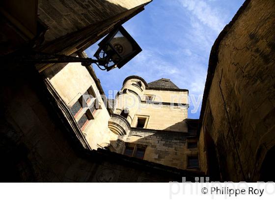 HOTEL DE VIENNE, VIEUX SARLAT, PERIGORD, DORDOGNE, FRANCE (24F06034.jpg)