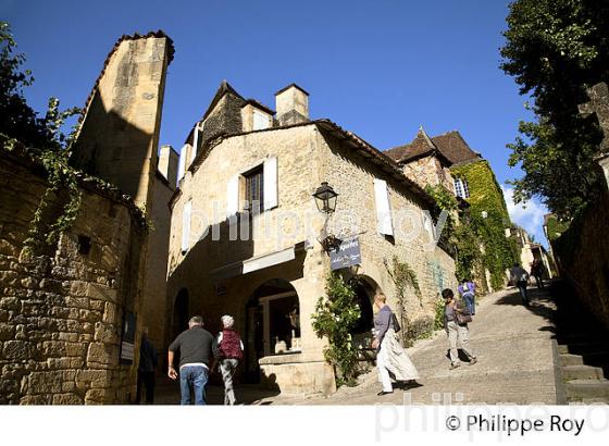 VIEUX SARLAT, PERIGORD, DORDOGNE, FRANCE (24F06122.jpg)