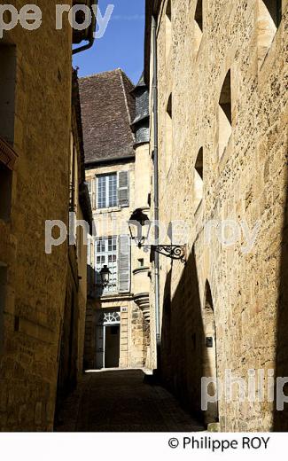 ABBAYE SAINTE CLAIRE, VIEUX SARLAT, PERIGORD, DORDOGNE, FRANCE (24F06230.jpg)