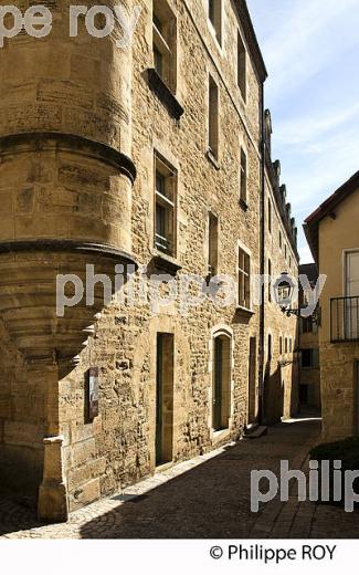 ABBAYE SAINTE CLAIRE, VIEUX SARLAT, PERIGORD, DORDOGNE, FRANCE (24F06232.jpg)