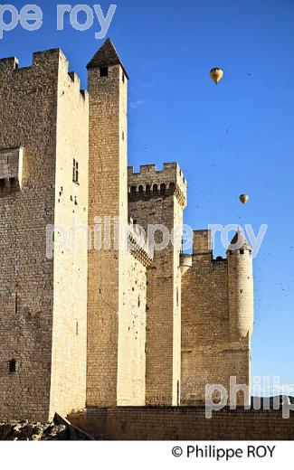 CHATEAU DE BEYNAC, ET MONTGOLFIERE, PERIGORD NOIR , VALLEE DE LA  DORDOGNE. (24F06740.jpg)