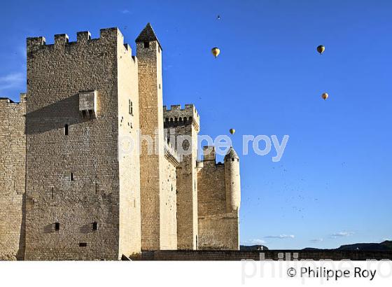 CHATEAU DE BEYNAC, ET MONTGOLFIERE, PERIGORD NOIR , VALLEE DE LA  DORDOGNE. (24F06802.jpg)