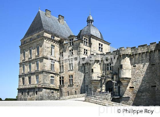 CHATEAU DE  HAUTEFORT, VALLEE DE L' AUVEZERE, PERIGORD NOIR, DORDOGNE. (24F07827.jpg)