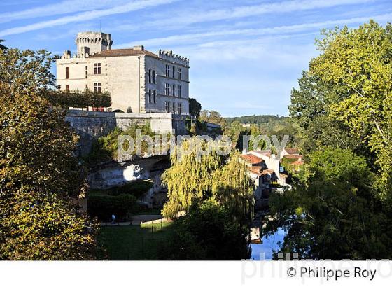 CHATEAU DE BOURDEILLES, VALLEE DE LA DRONNE PERIGORD VERT, DORDOGNE. (24F08118.jpg)