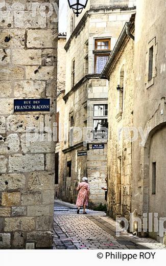 RUE DES FRANCS MACONS,  CITE MEDIEVALE   DE PERIGUEUX, DORDOGNE. (24F09122.jpg)