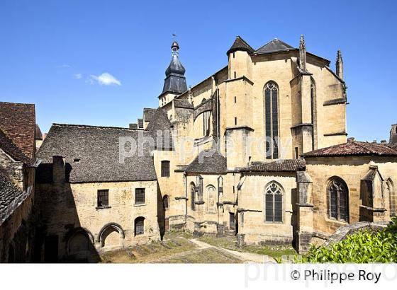 CATHEDRALE SAINT SACERDOS, VILLE DE  SARLAT , PERIGORD NOIR , VALLEE DE LA  DORDOGNE. (24F09427.jpg)