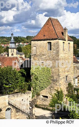 TOUR DE GUET, VILLE DE  SARLAT , PERIGORD NOIR , VALLEE DE LA  DORDOGNE. (24F09439.jpg)
