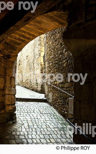 RUELLE MEDIEVALE, VILLE DE  SARLAT , PERIGORD NOIR , VALLEE DE LA  DORDOGNE. (24F09608.jpg)