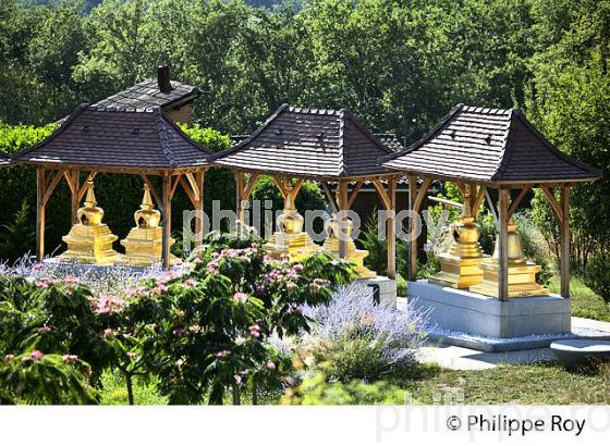 TEMPLE BOUDDHISTE DE DHAGPO KAGYU LING , SAINT LEON SUR VEZERE, VALLEE DE LA VEZERE, DORDOGNE. (24F10232.jpg)