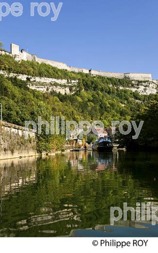TOURISME FLUVIAL SUR LE DOUBS, BESANCON, FRANCE (25F00314.jpg)