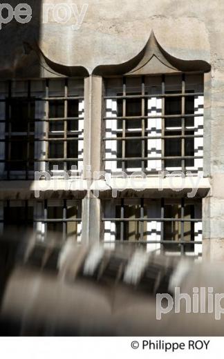 HOTELS PARTICULIERS ET IMMEUBLES, BESANCON, FRANCE (25F00540.jpg)