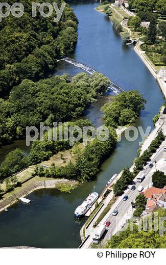 LE DOUBS ET SES RIVES, BESANCON, DOUBS, FRANCE (25F00623.jpg)