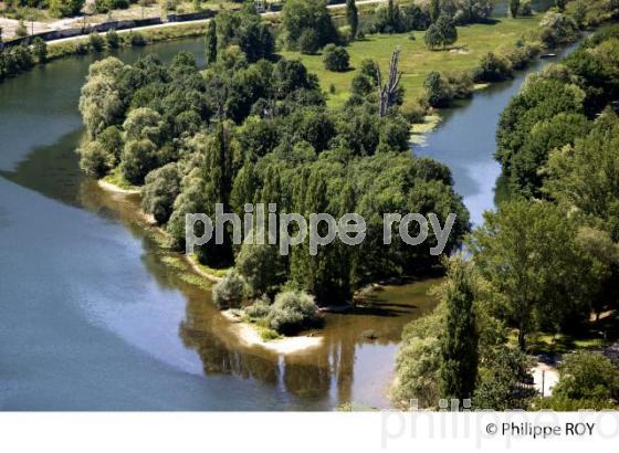 LE DOUBS ET SES RIVES, BESANCON, DOUBS, FRANCE (25F00627.jpg)