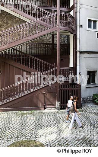 HOTELS PARTICULIERS ET IMMEUBLES, BESANCON, FRANCE (25F00835.jpg)