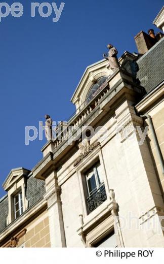 HOTELS PARTICULIERS ET IMMEUBLES, BESANCON, FRANCE (25F00929.jpg)