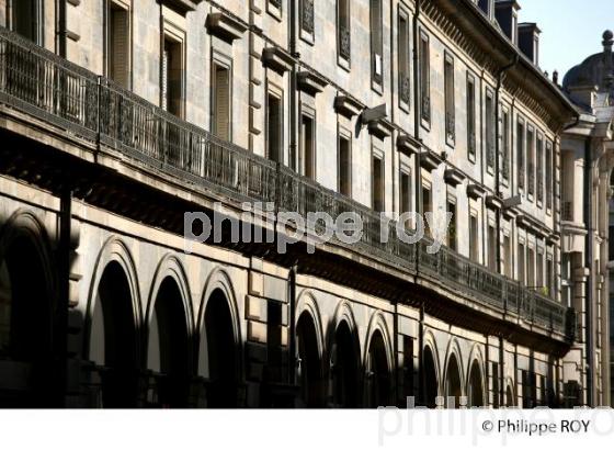 HOTELS PARTICULIERS ET IMMEUBLES, BESANCON, FRANCE (25F00932.jpg)