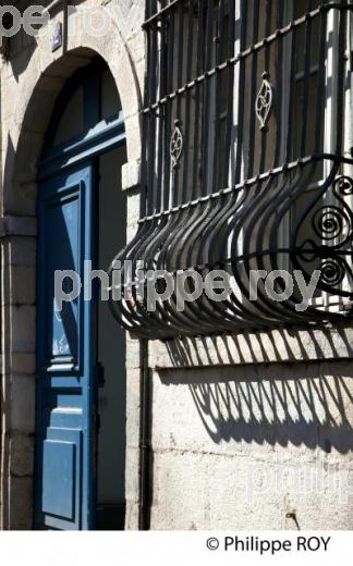 HOTELS PARTICULIERS ET IMMEUBLES, BESANCON, FRANCE (25F01001.jpg)