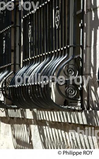 HOTELS PARTICULIERS ET IMMEUBLES, BESANCON, FRANCE (25F01002.jpg)
