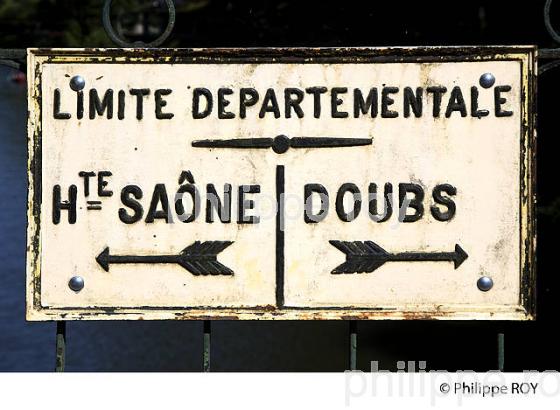 LIMITE ENTRE LE DOUBS ET LA HAUTE-SAONE, FRANCE (25F01031.jpg)