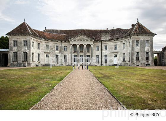 CHATEAU DE MONCLEY, VALLEE DE L'OGNON, DOUBS, FRANCE (25F01125.jpg)