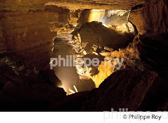 LA GROTTE DE TRABUC, COMMUNE DE MIALET , VALLEE DU GARDON DE MIALET,  CEVENNES, GARD. (30F00508.jpg)