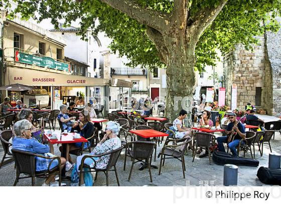 MARCHE  DE SAINT-JEAN-DU-GARD , VALLEE BORGNE, CORNICHE DES   CEVENNES , GARD. (30F00816.jpg)
