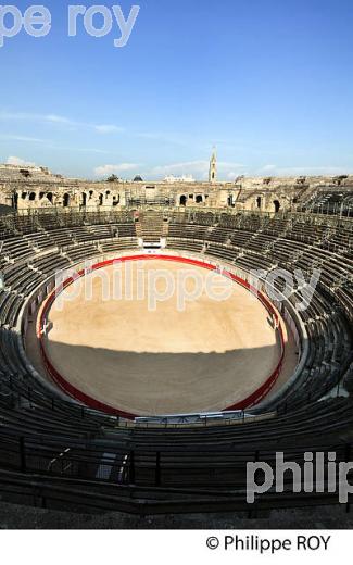 LES ARENES DE   NIMES, GARD, LANGUEDOC. (30F01027.jpg)