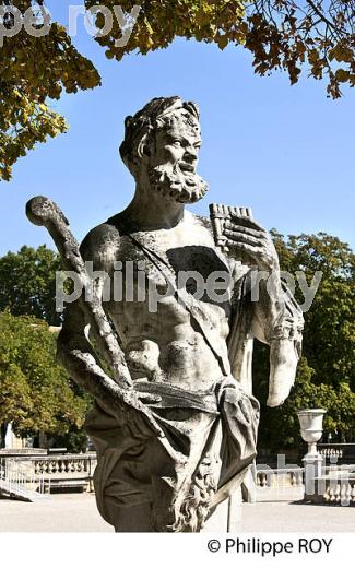 LE DIEU PAN,  LES JARDINS DE LA FONTAINE,  VILLE DE NIMES ,  GARD, LANGUEDOC. (30F01318.jpg)