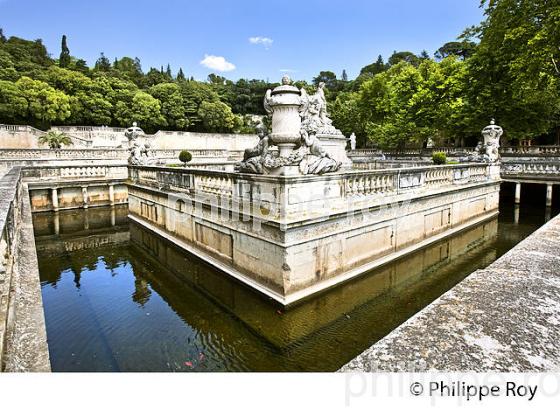 LES JARDINS DE LA FONTAINE,  VILLE DE NIMES ,  GARD, LANGUEDOC. (30F01326.jpg)