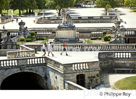 LES JARDINS DE LA FONTAINE,  VILLE DE NIMES ,  GARD, LANGUEDOC. (30F01330.jpg)