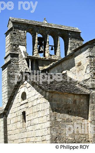 EGLISE ROMANE, VILLAGE CEVENOL D' AUJAC,  VALLEE DE LA CEZE, CEVENNES, GARD. (30F02006.jpg)