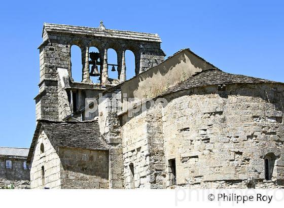 EGLISE ROMANE, VILLAGE CEVENOL D' AUJAC,  VALLEE DE LA CEZE, CEVENNES, GARD. (30F02009.jpg)